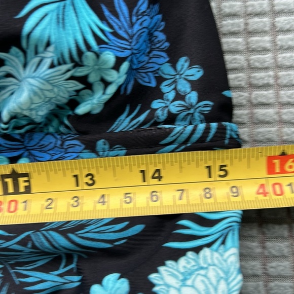 Floral Halter tankini top - Picture 5 of 5